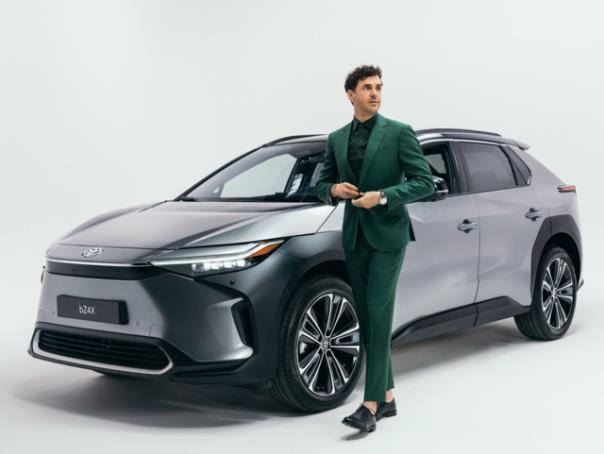 Seven wird den brandneuen und vollelektrischen Toyota bz4X in der Schweiz fahren und täglich auf nachhaltige Elektromobilität vertrauen